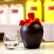 Rượu Gạo tại nhà hàng cá Hồi - Cá Tầm Sam Sip Sơn La Rượu Gạo tại nhà hàng cá Hồi - Cá Tầm Sam Sip Sơn La